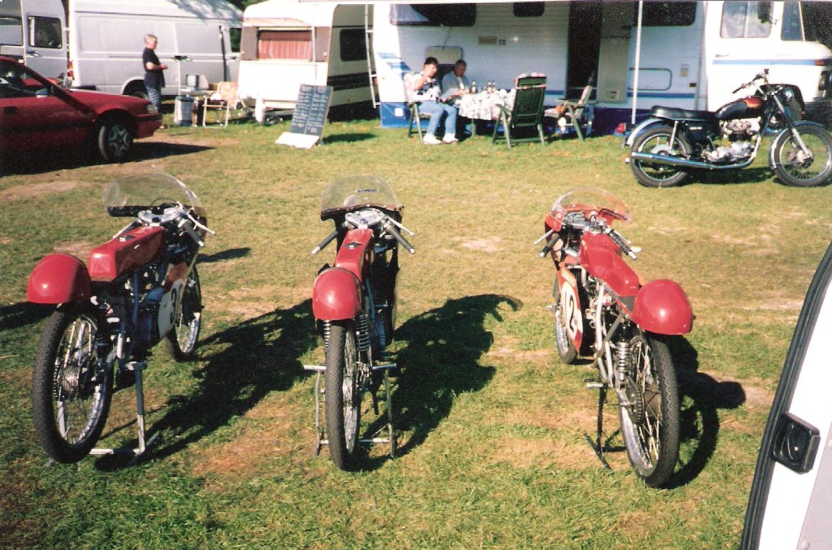 http://www.mikezwetsloot.nl/foto/roton/Roton%20foto%20woerden1993-1.jpg http://www.mikezwetsloot.nl/foto/roton/Roton%20foto%20woerden1993-1.jpg